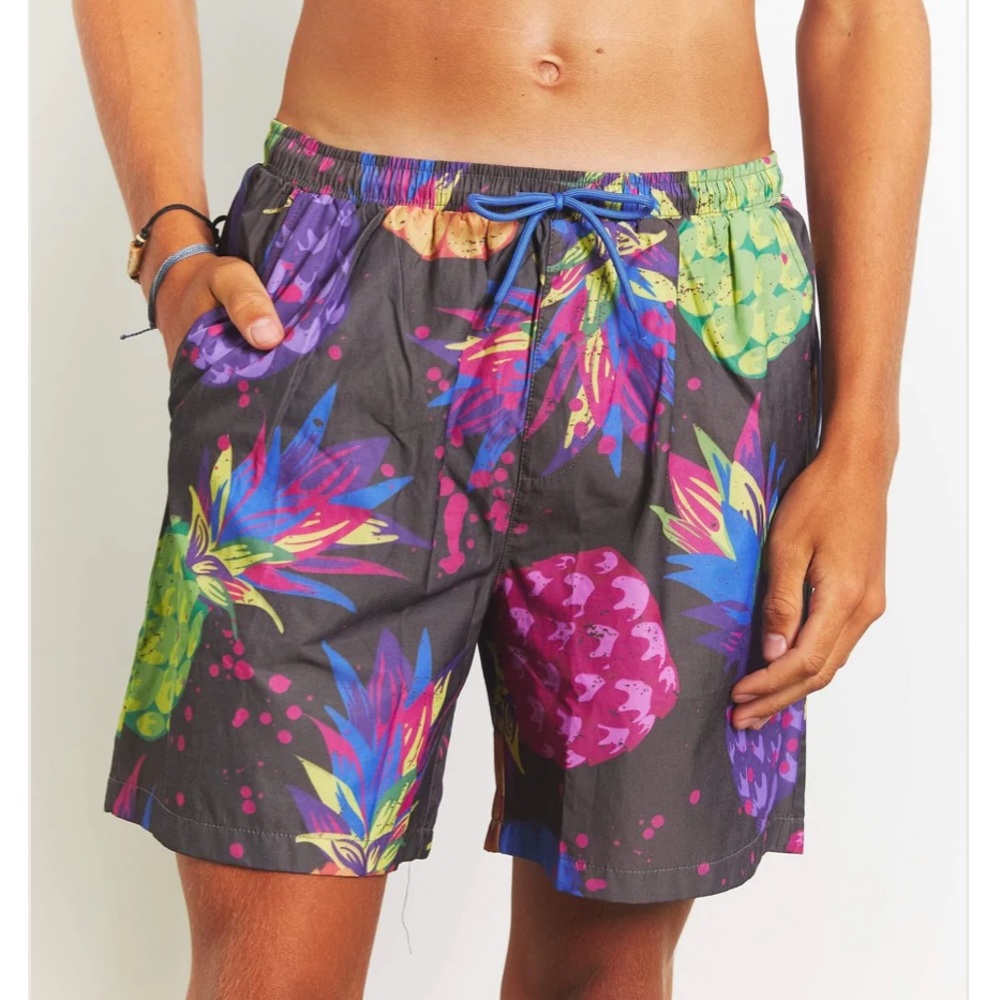 Quiet Storm NWT Neon Pineapple Volley Swim Shorts Men’s Size Medium